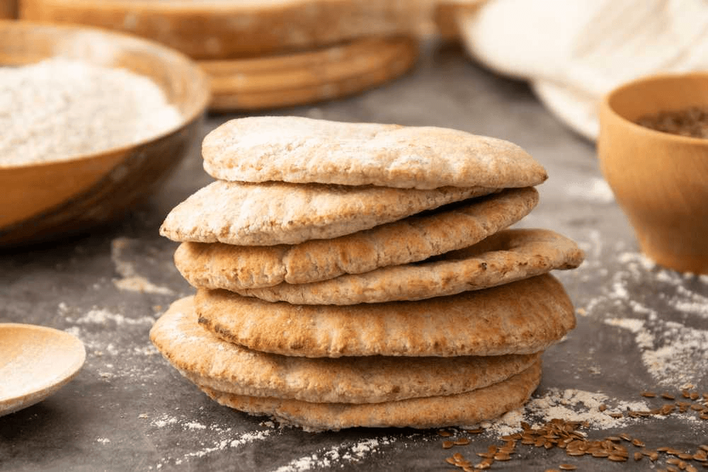 Top 6 Delicious Snack Recipes that Use Pita Bread to Satisfy Your Appetite